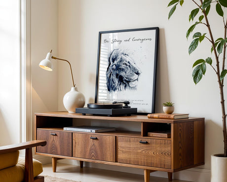 Joshua 1:9 – Stylish lion Bible verse wall art for meaningful decor.